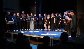 Finał 45-lecia: performans "Adalen - dotyk nocy" i koncert Chóru Teatru Chorea. Fot. Bogdan Sobieszek