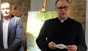 Jan Norbert Dubrowin i ks. Mariusz Jersak na wernisażu. Fot.P.Reising