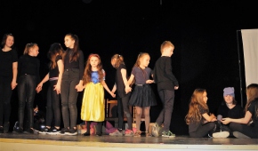 "Mali Wielcy" z Gminnej Biblioteki Publicznej w Rozprzy. Fot.P.Reising