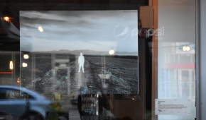 Kornel Kowalski, Projekt fotograficzny "Izolacja I" prezentowany podczas wystawy Postcorona w łódzkich restauracjach sierpień 2020 