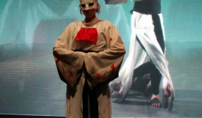 Kostium dla postaci Kitsune i scenografia multimedialna, 2022