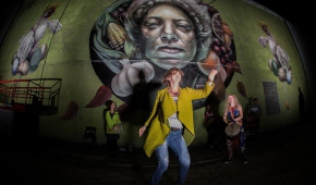 Odsłonięcie muralu na Wi-Mie podczas festiwalu Łódź Czterech Kultur 2018. Fot. mat. promocyjne