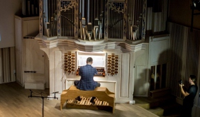 Krzysztof Urbaniak gra na organach w AM 30 stycznia 2019 roku, fot. Dariusz Kulesza