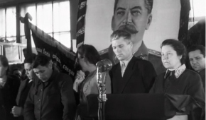 Kadr z filmu Siergieja Łoznicy "Pogrzeb Stalina" (2019)